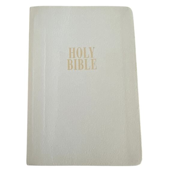 White Holy Bible New Baptism, 1st communion, conformation gift - Picture 1 of 5
